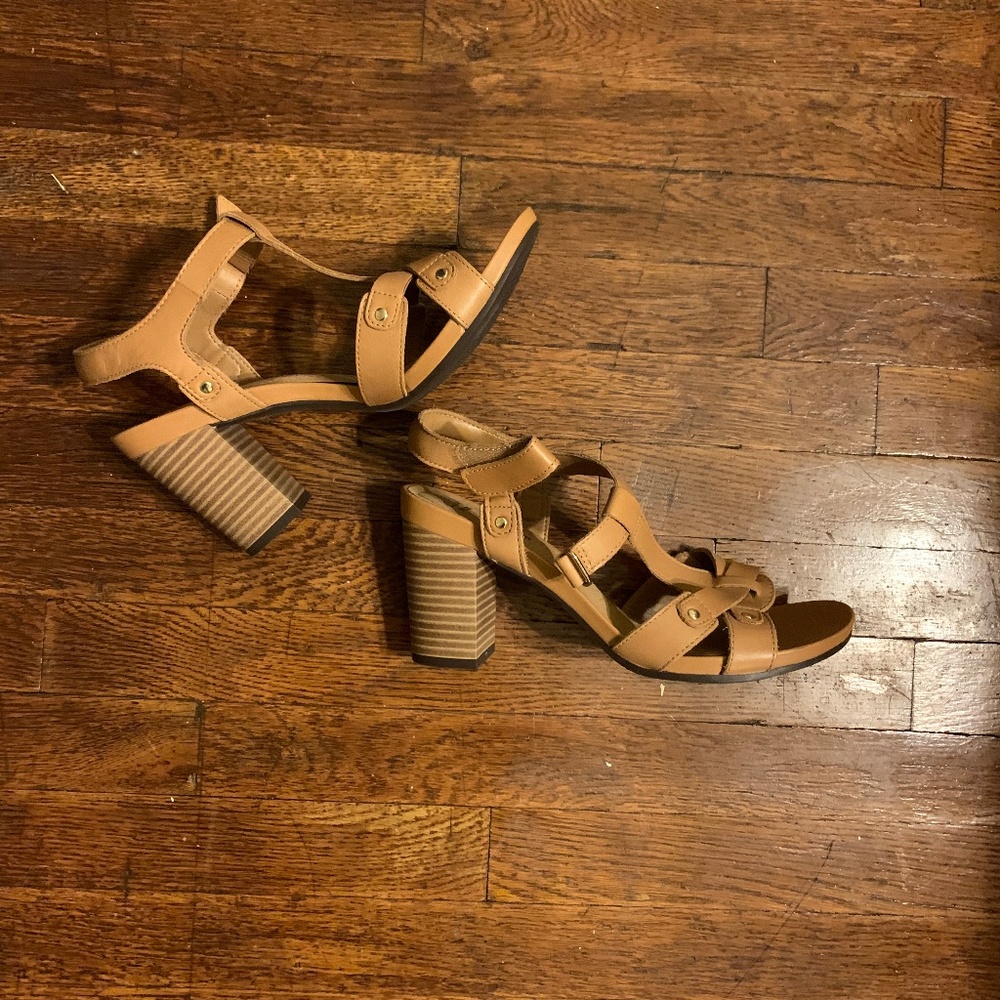 Clarks Collection - Beige  - Chunky Heels